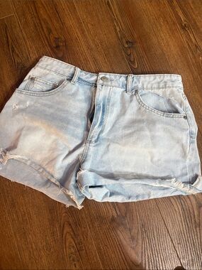 No Boundaries Light Blue Distressed Denim Shorts